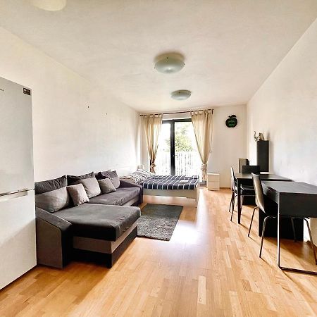 Garden Park Studio Praag Buitenkant foto